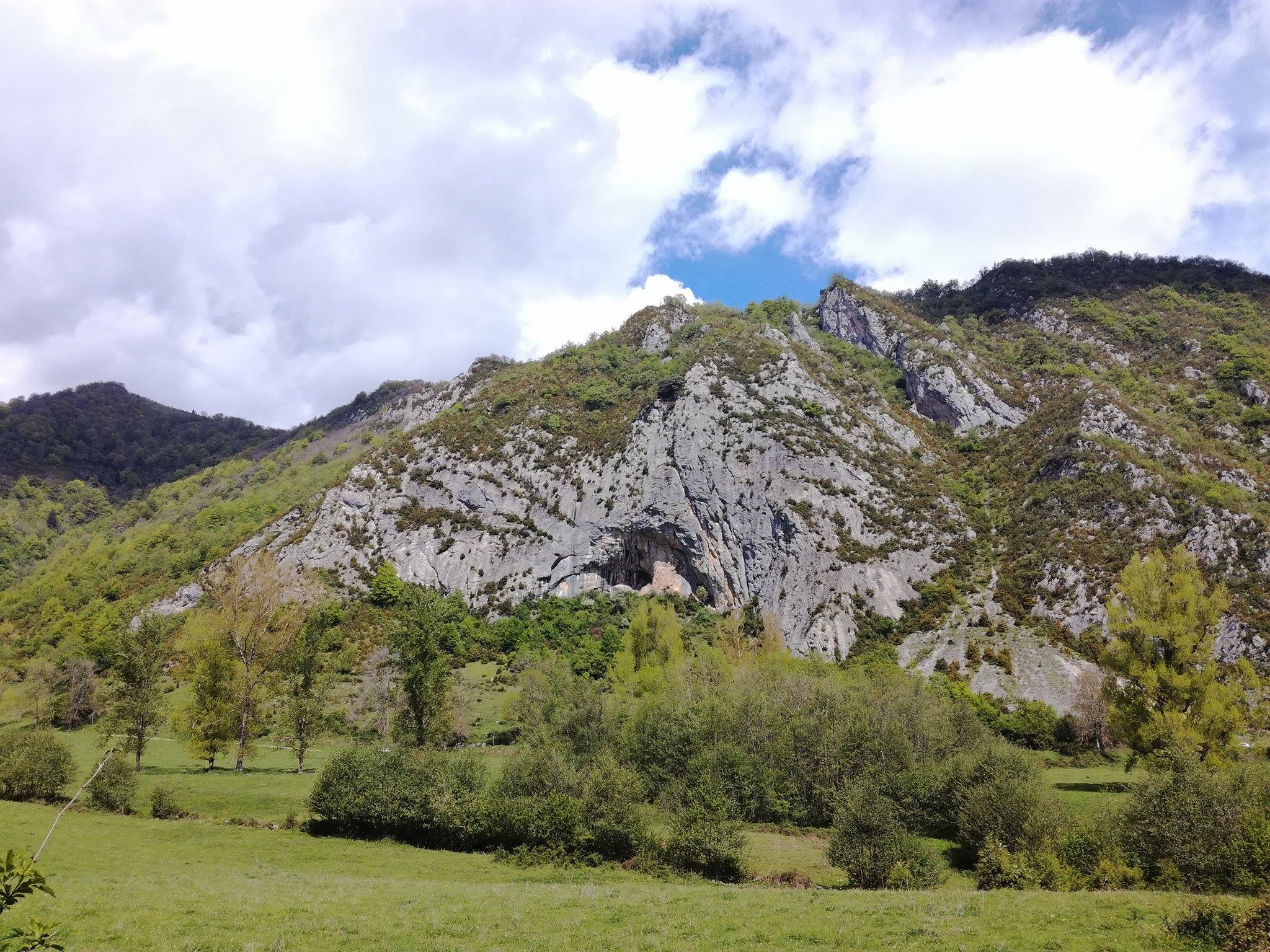 GC - escalade en ariege - falaise de genat