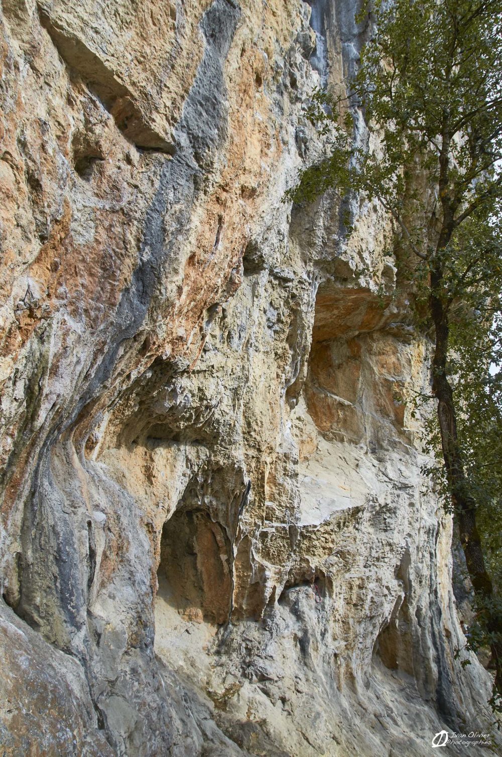 Les couleurs et les formes de la roche, tout est possible, Ore, février 2021
