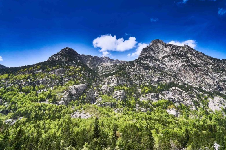 Vue sur la Serra Plana et la Punta Celestin Passet - mai 2023